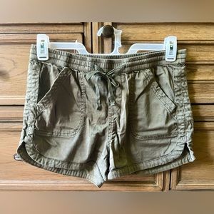 shorts size large, color dark green, super comfy and soft